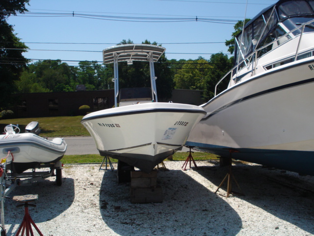 20' Mako Center Console