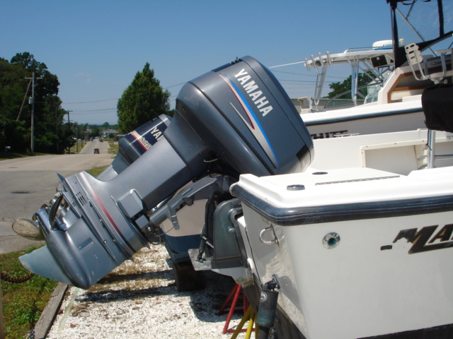 20' Mako Center Console