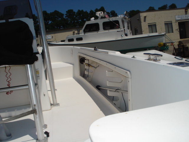 20' Mako Center Console