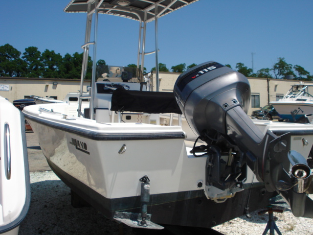 20' Mako Center Console