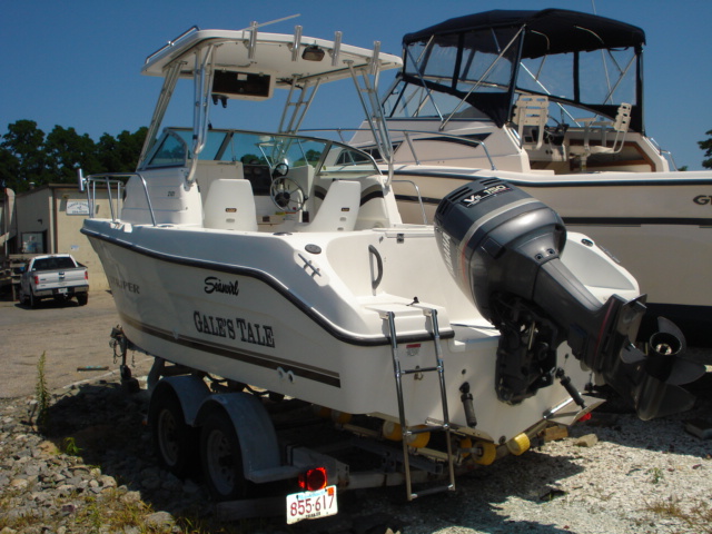 21' SeaSwirl 2101 Walk Around